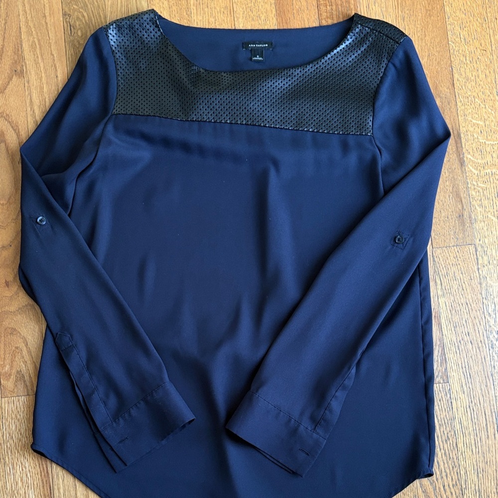 Ann Taylor Navy and Black Blouse